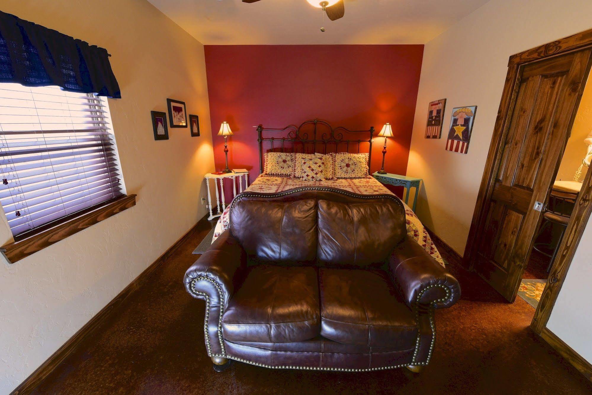 Lazy T Bed And Breakfast Fredericksburg Eksteriør bilde